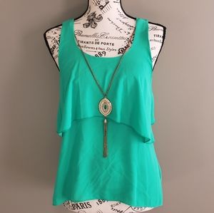 Sleeveless Blouse With Necklace